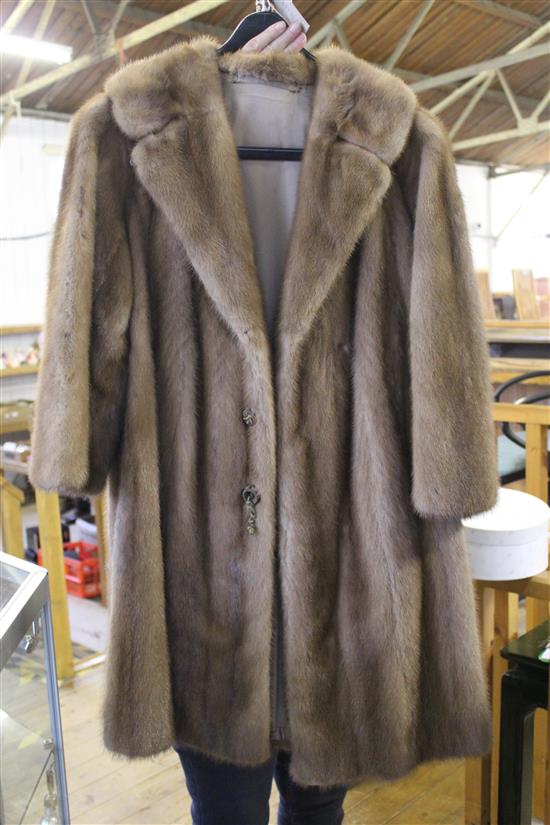 Blonde mink coat hat & ties